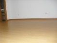 /album/galeria%20de%20fotos%3a%20segundo%20direito%20-%20t3%20-%20lote%20n%c2%ba%205/a27-quarto-suit-jpg/